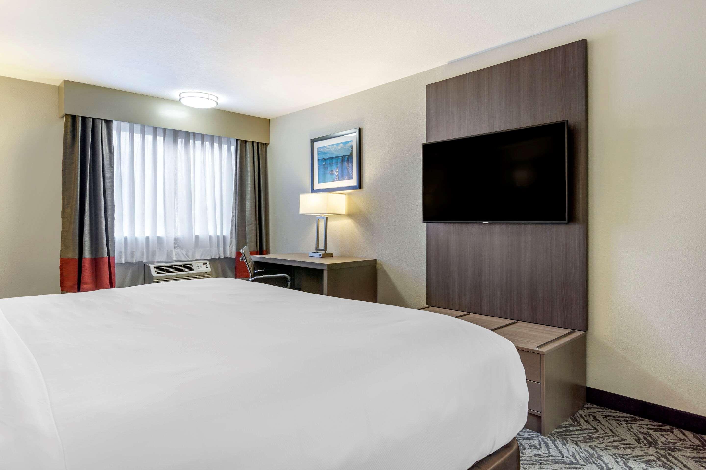 Comfort Inn & Suites Pacific - Auburn Bagian luar foto