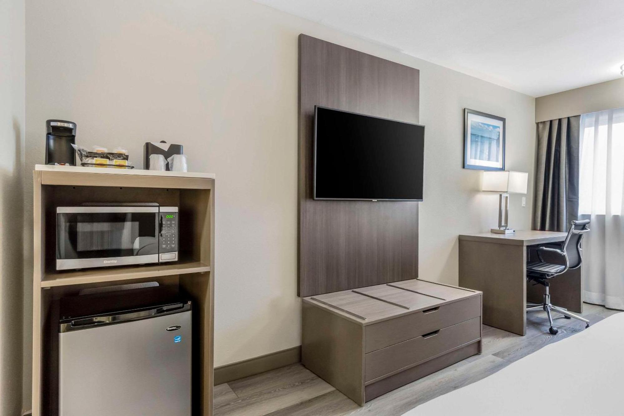 Comfort Inn & Suites Pacific - Auburn Bagian luar foto