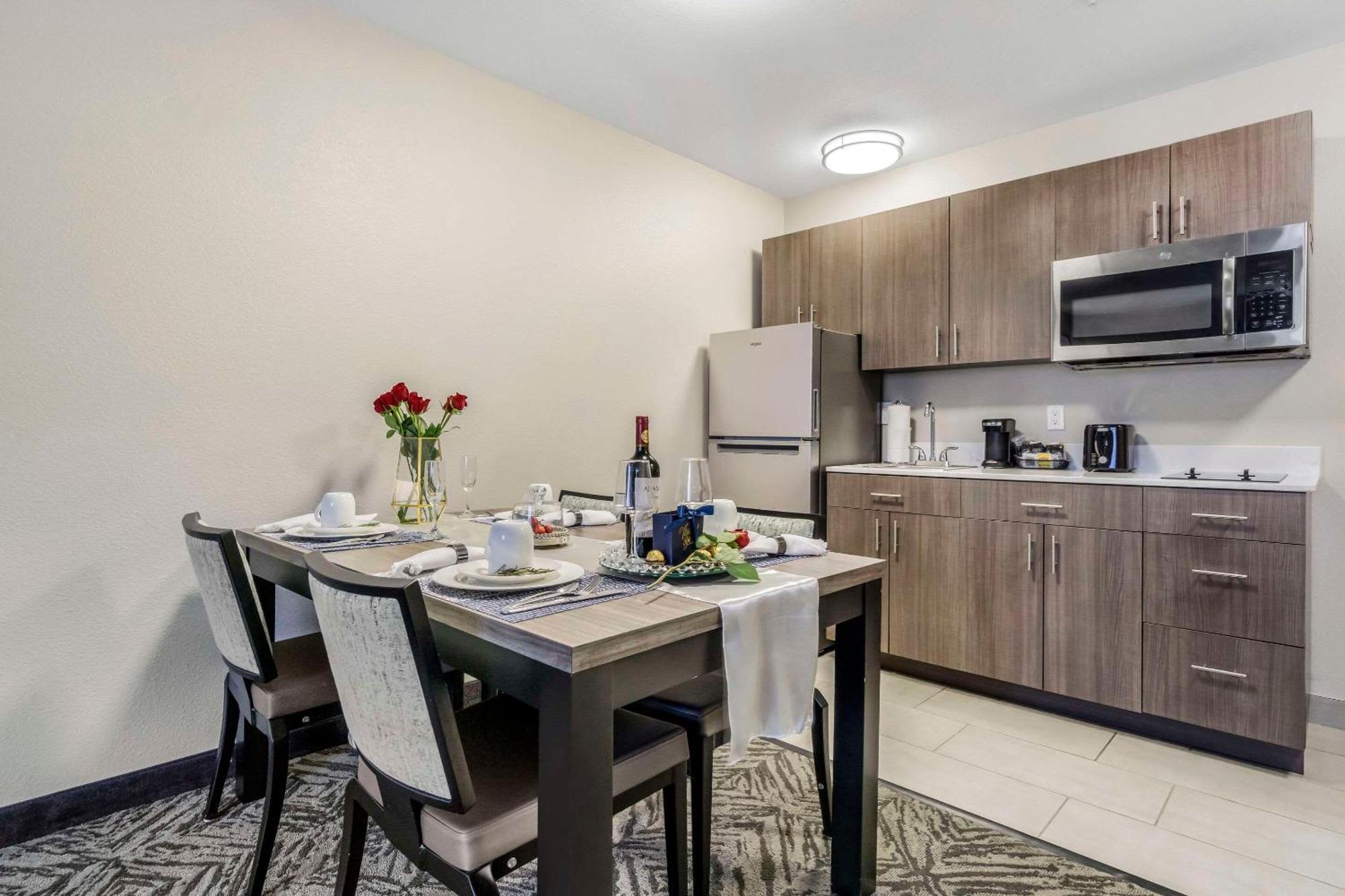 Comfort Inn & Suites Pacific - Auburn Bagian luar foto