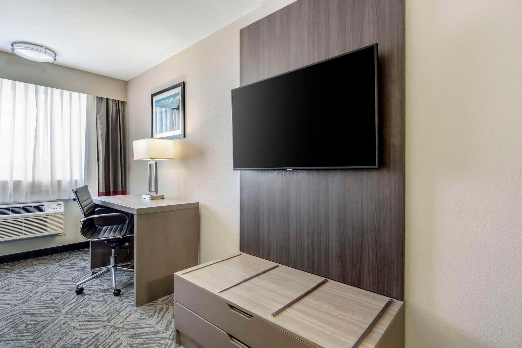 Comfort Inn & Suites Pacific - Auburn Bagian luar foto